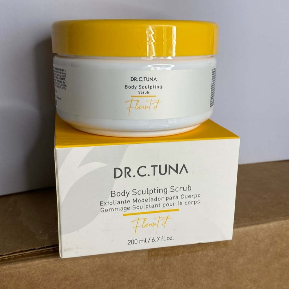 Farmasi Flaunt it Sculpting Scrub